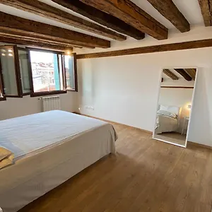 Rooftop 3999 Venecia